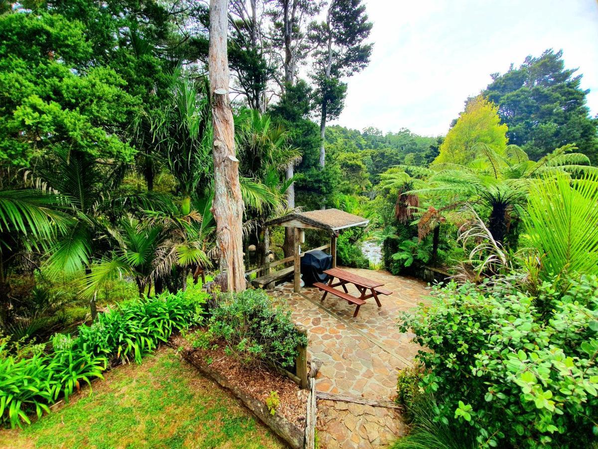 Kauri Coast Top 10 Holiday Park Kaihu Exterior foto